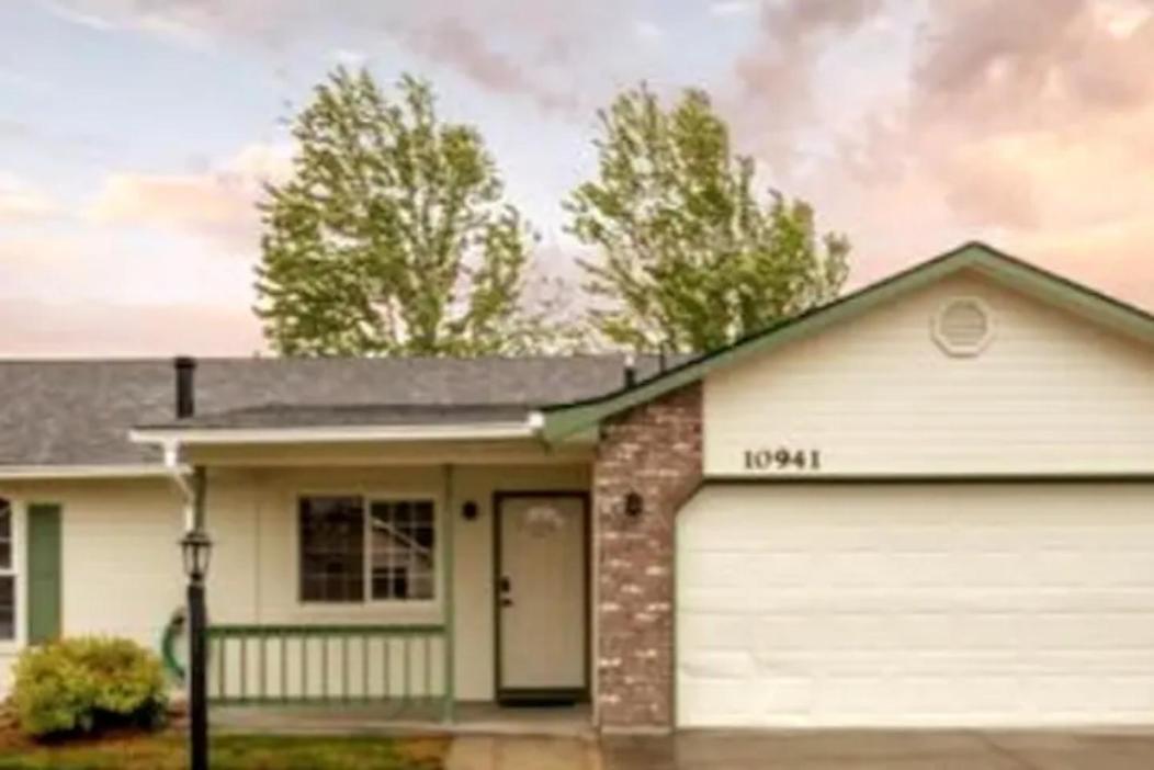 Hello Dolly! 3 Beds, 2 Bath, 2 Tv'S, Fireplace, Quiet Neighborhood In Star, Id Minutes From Walking Trails And River Views Eagle エクステリア 写真