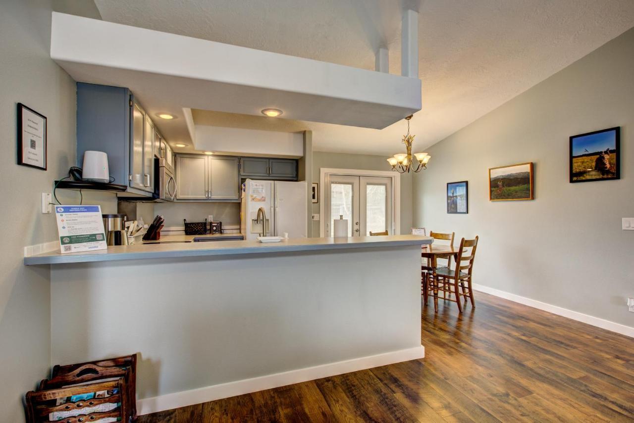 Hello Dolly! 3 Beds, 2 Bath, 2 Tv'S, Fireplace, Quiet Neighborhood In Star, Id Minutes From Walking Trails And River Views Eagle エクステリア 写真